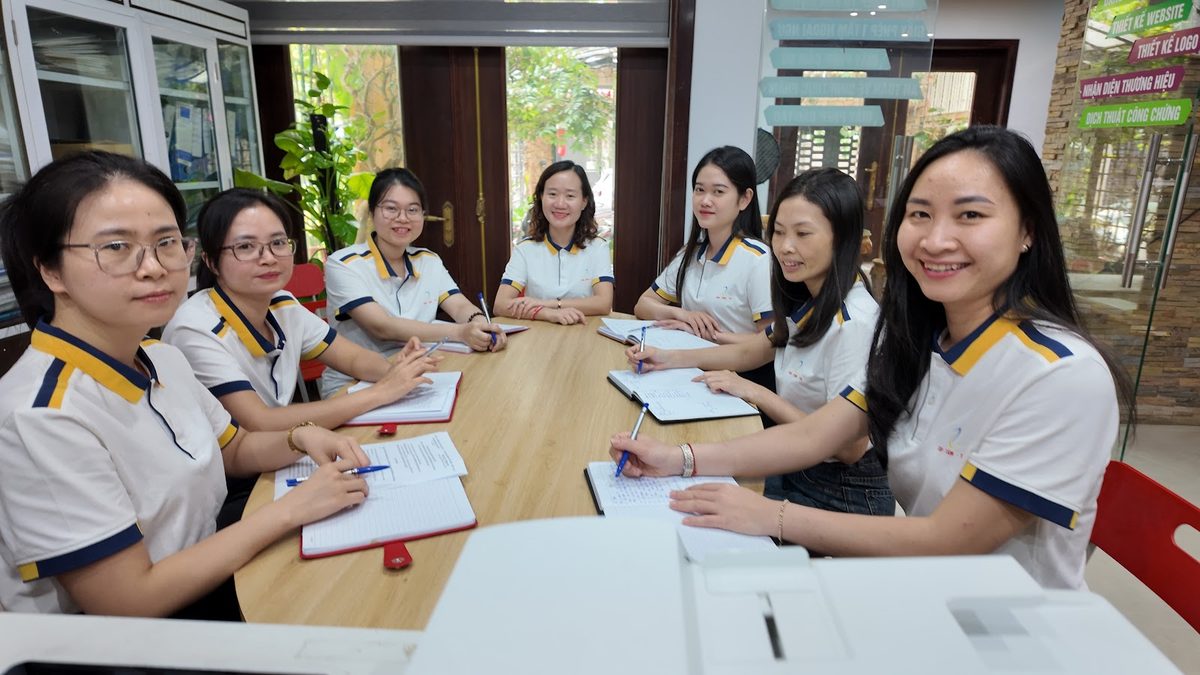 Đội ngũ kế toán Tâm - Tầm - Tài lập báo cáo tài chính và quyết toán thuế cuối năm cho doanh nghiệp